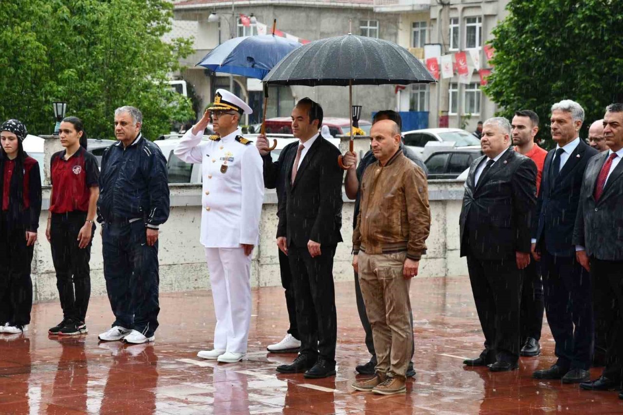 Altınova’da Gençlik Yürüyüşü yapıldı