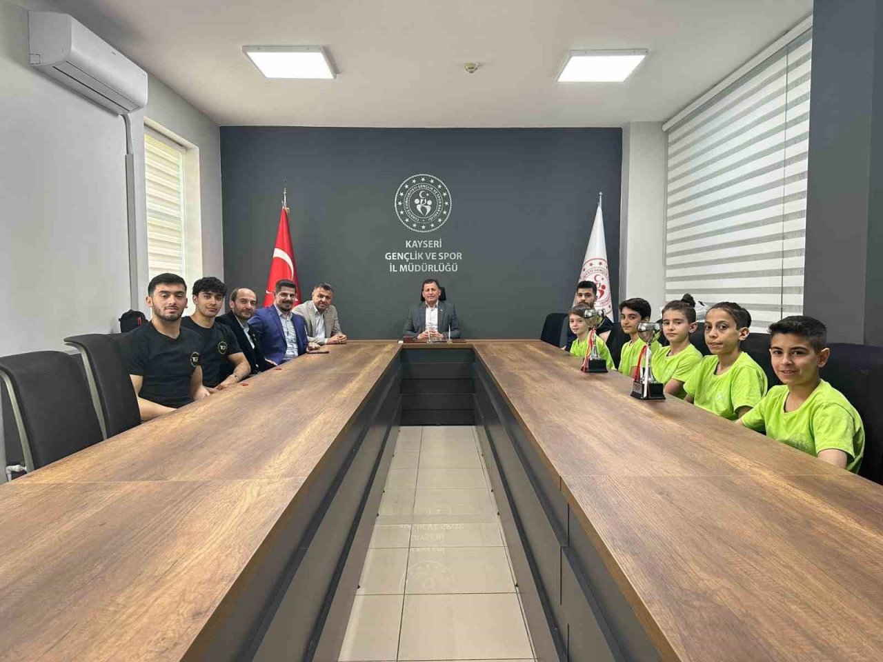 Şampiyon jimnastikçilerden Kabakcı’ya ziyaret