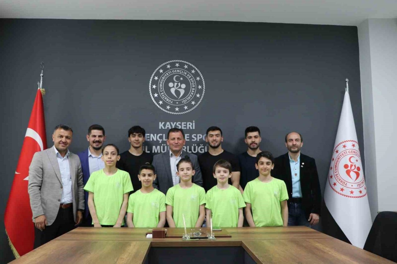 Şampiyon jimnastikçilerden Kabakcı’ya ziyaret