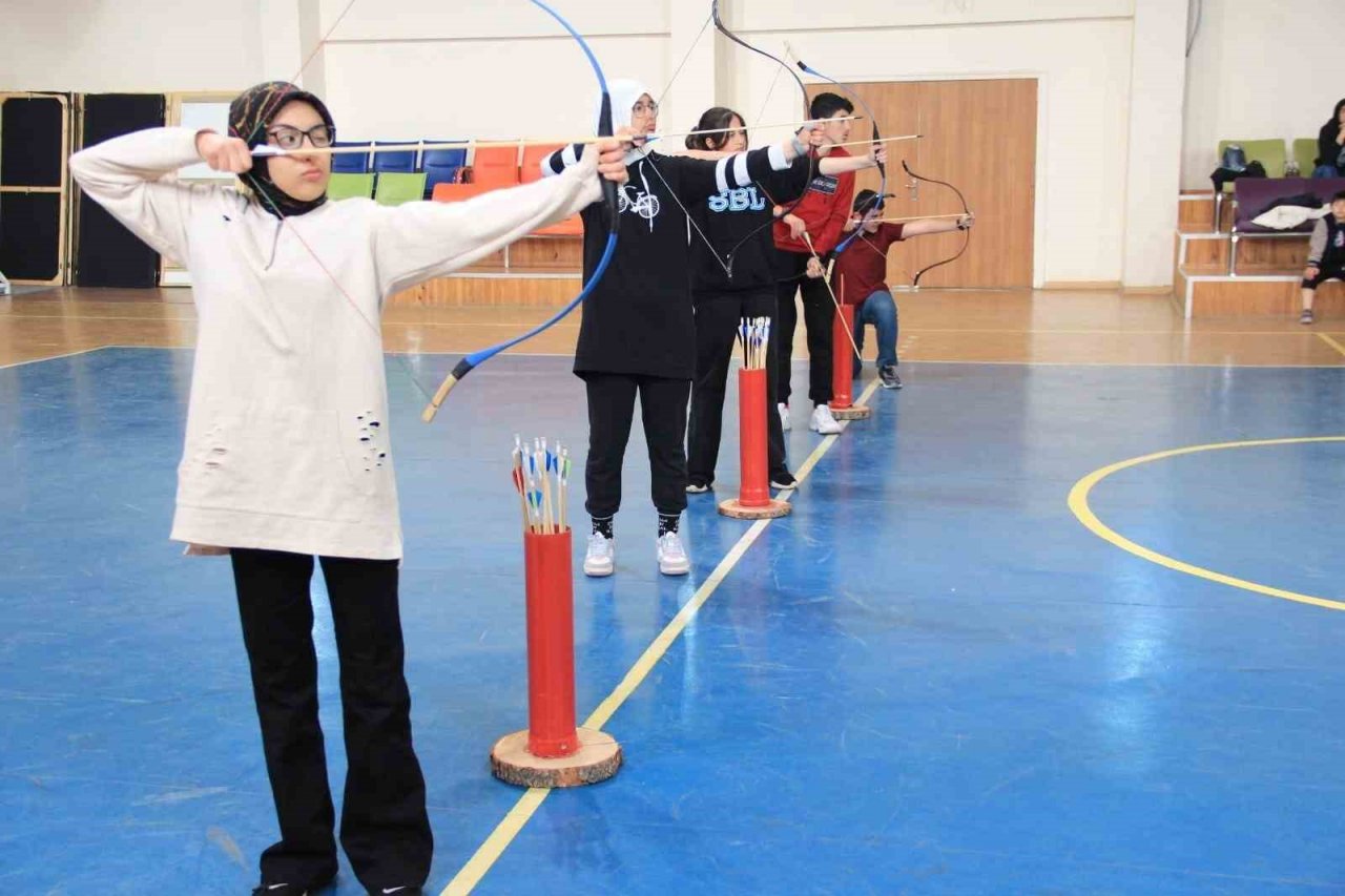 Geleneksel Türk Okçuluğunda kemankeşler yarıştı