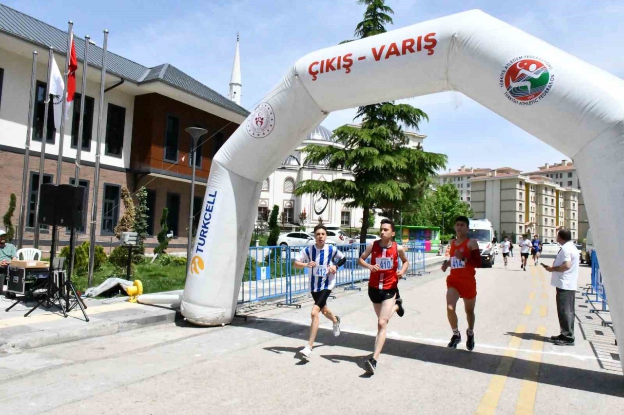 Mamaklı Gençlerin “Gençlik Koşusu”