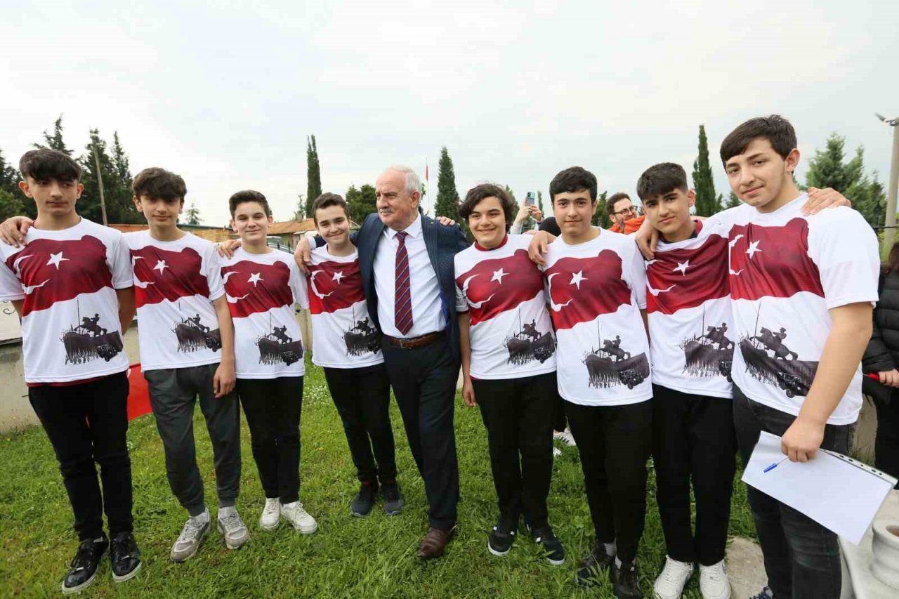 Derince’de 19 Mayıs coşkusu erken başladı