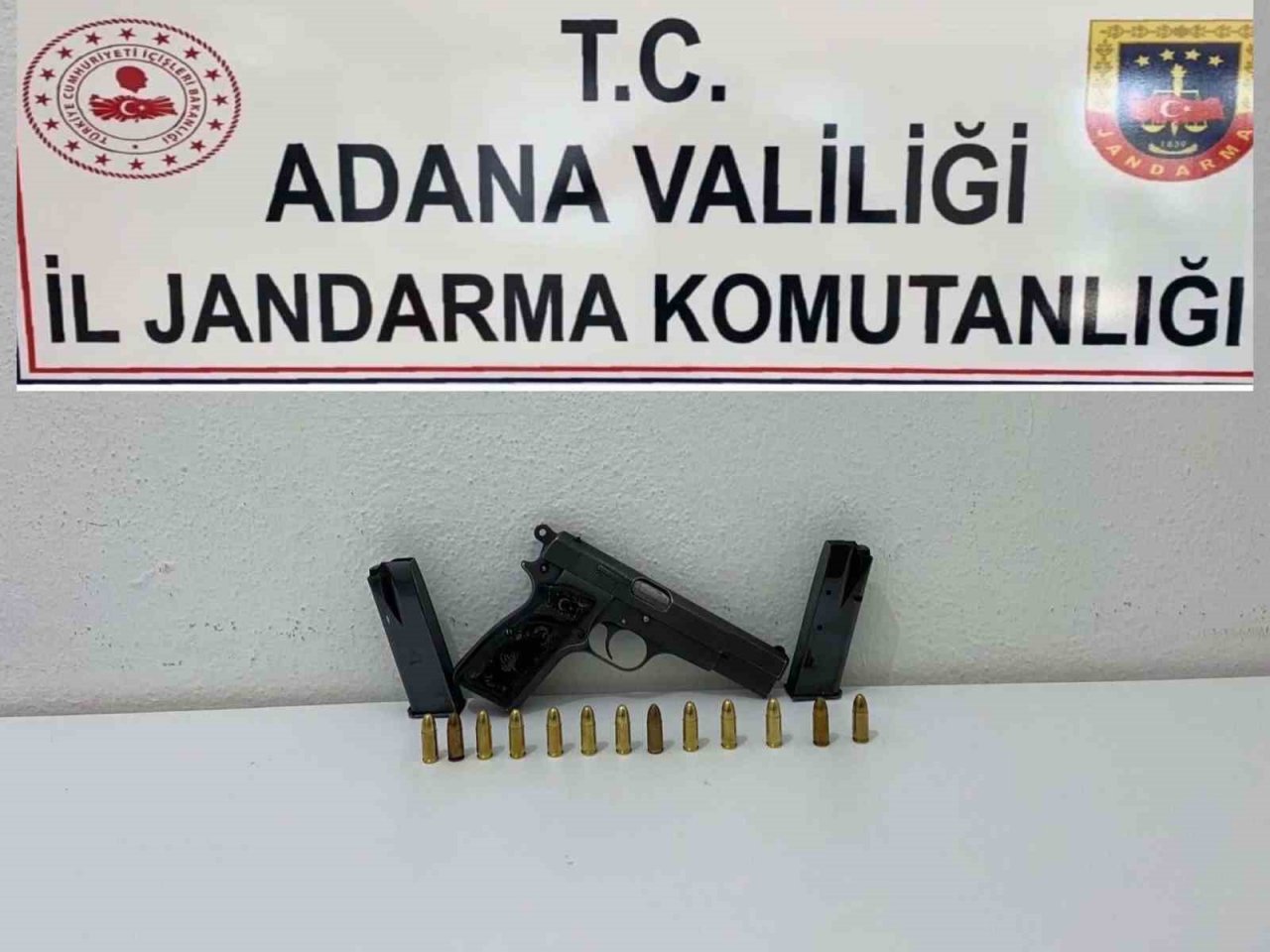 Adana’da jandarma ekipleri uygulama yaptı, aranan 27 şahıs yakalandı