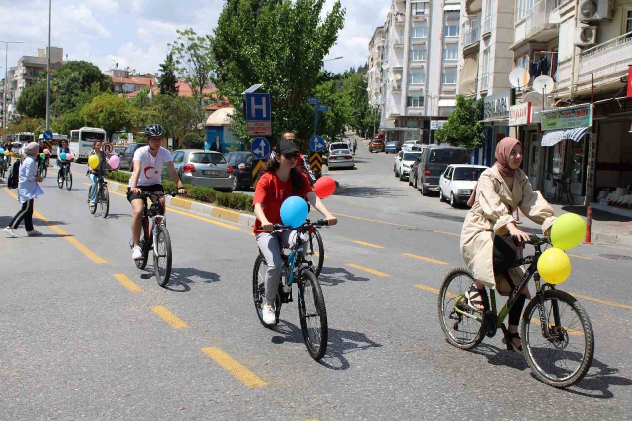 Pedallar, 19 Mayıs için çevrildi