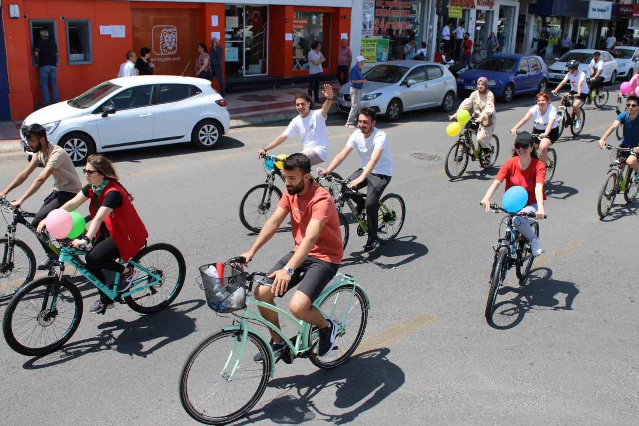 Pedallar, 19 Mayıs için çevrildi