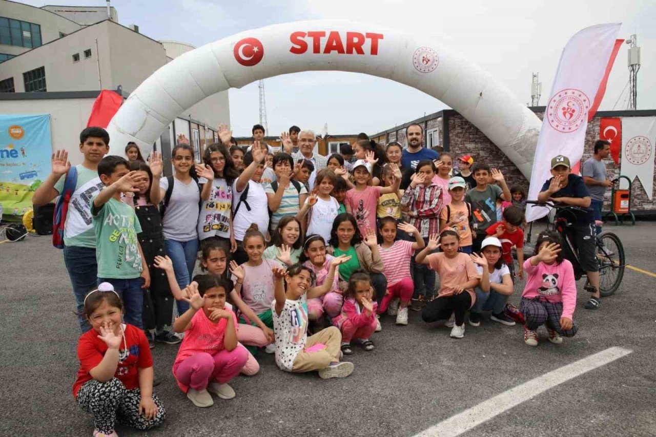 Depremzede öğrenciler dereceye girmek için yarıştı