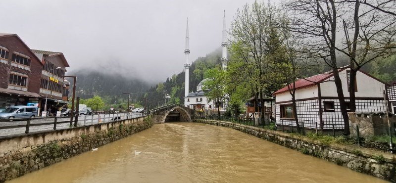 Uzungöl çamurdan arındı, eski görünümüne yeniden kavuştu