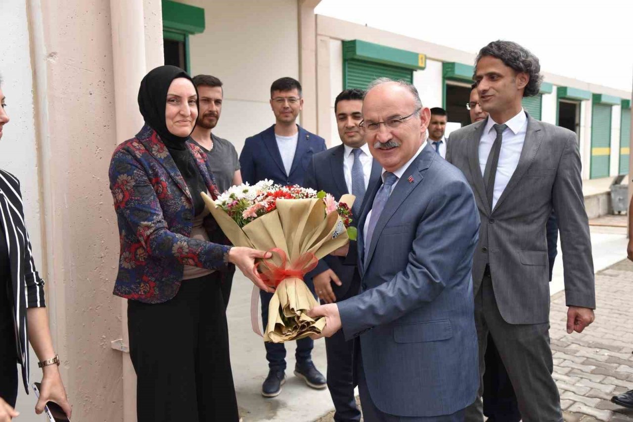 Vali Karadeniz Demirci’de temaslarda bulundu