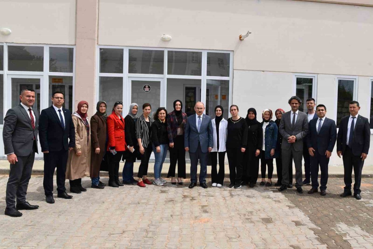 Vali Karadeniz Demirci’de temaslarda bulundu
