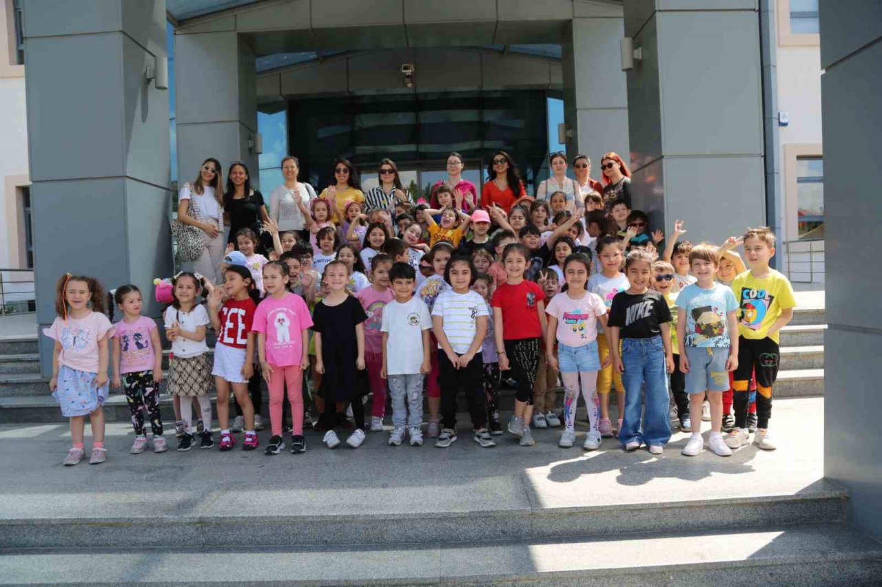 Efeler’in minikleri tarihe yolculuk etti