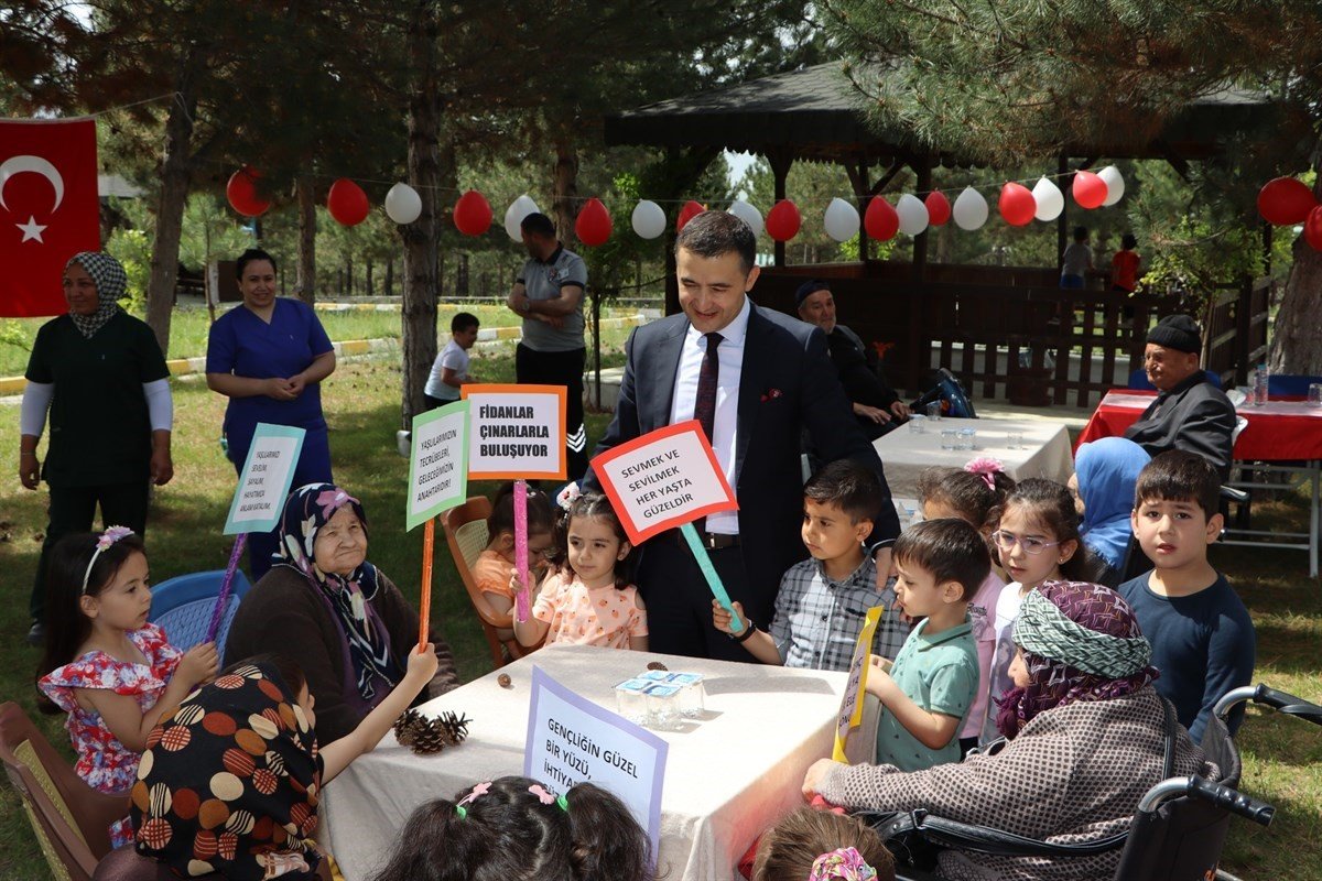 Emirdağ’da ’Fidanlar Çınarlarla Buluşuyor’ projesi devam ediyor