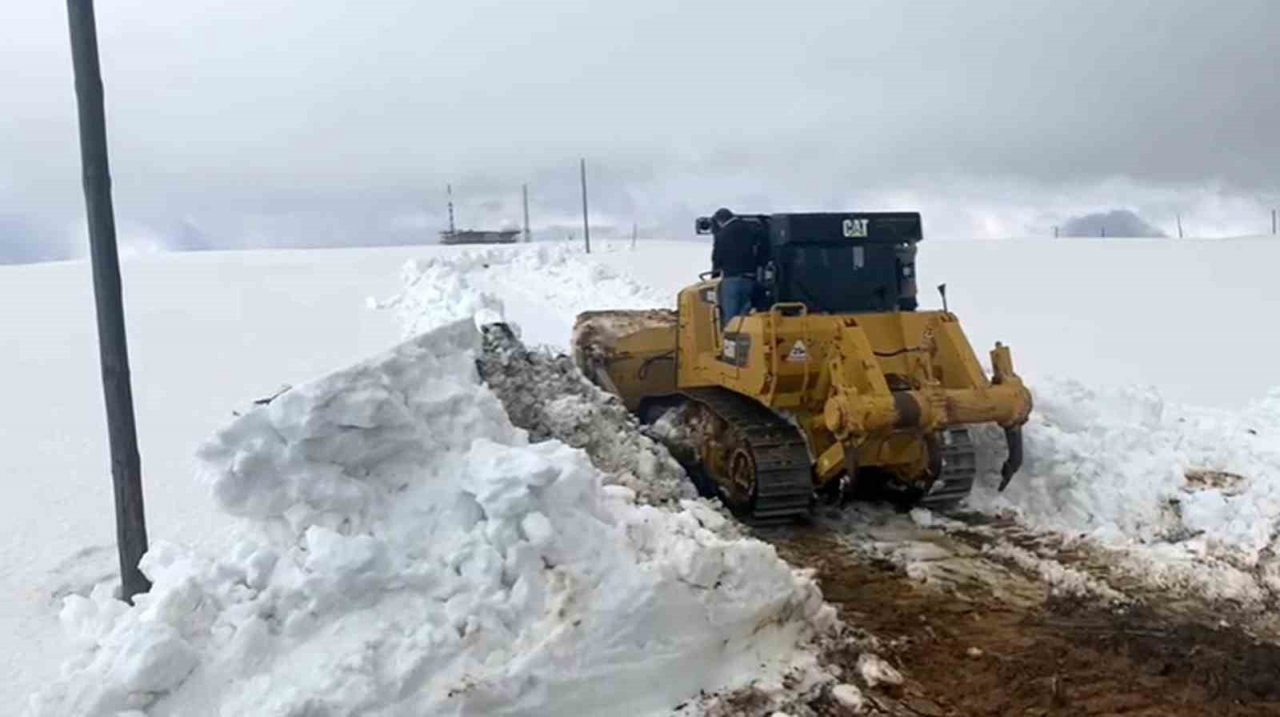 Erzincan’da mayıs ayında karla mücadele