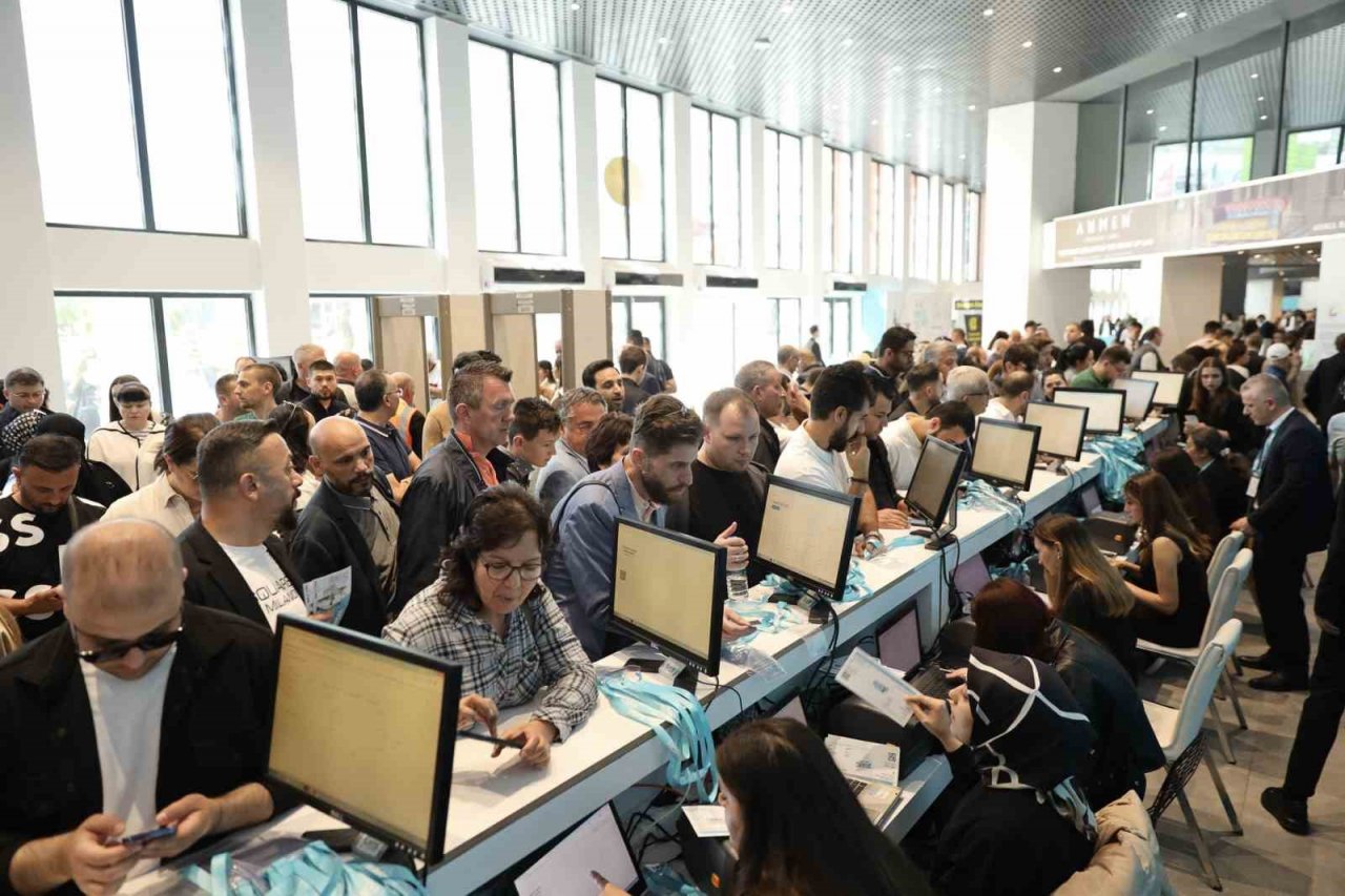 Dünya ev tekstilinin kalbi HOMETEX’te atıyor