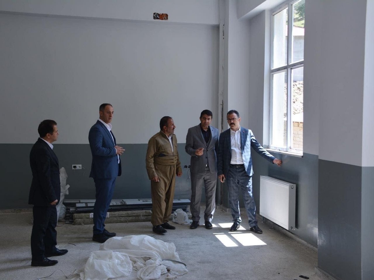 Kaymakam Ateş okul inşaatında incelemelerde bulundu