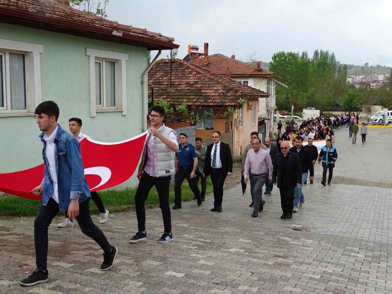 Hisarcık’ta Gençlik Haftası yürüyüşü
