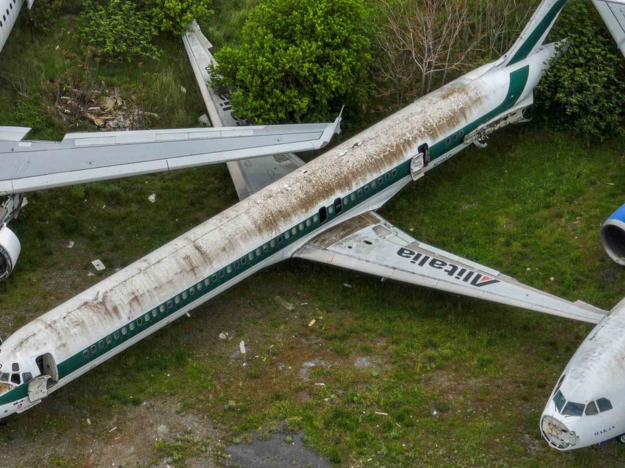 İstanbul’un hayalet uçakları yeni sahiplerini bekliyor