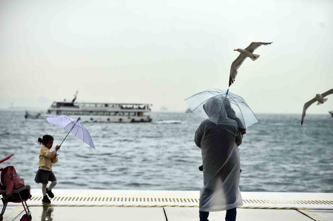 İstanbul’da yağmur etkili oluyor