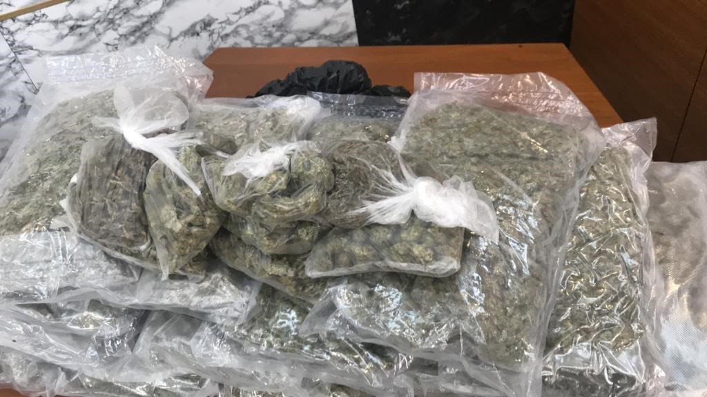 İstanbul’da uyuşturucu tacirlerine darbe üstüne darbe: 18 gözaltı