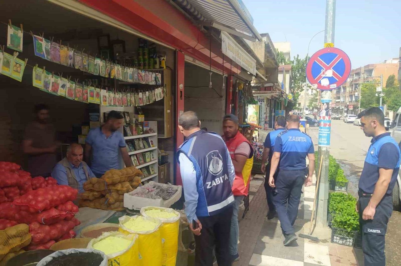 Viranşehir’de kaldırım işgali denetimi