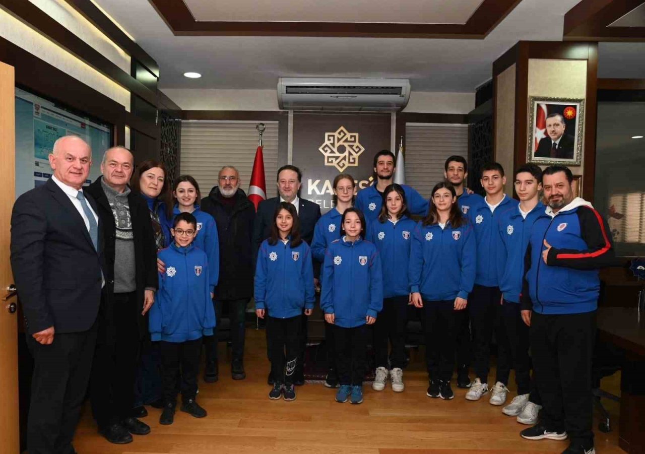 Karesi Belediyespor başarıdan başarıya koşuyor