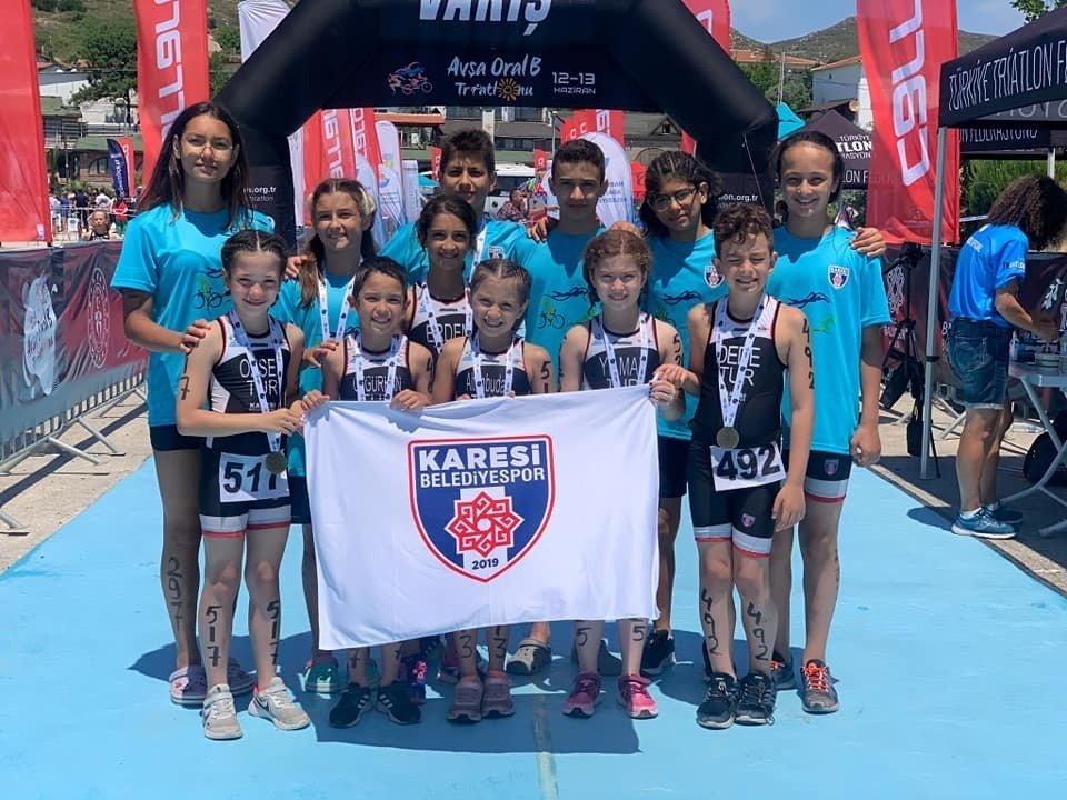 Karesi Belediyespor başarıdan başarıya koşuyor