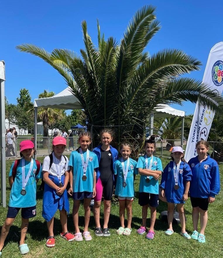 Karesi Belediyespor başarıdan başarıya koşuyor