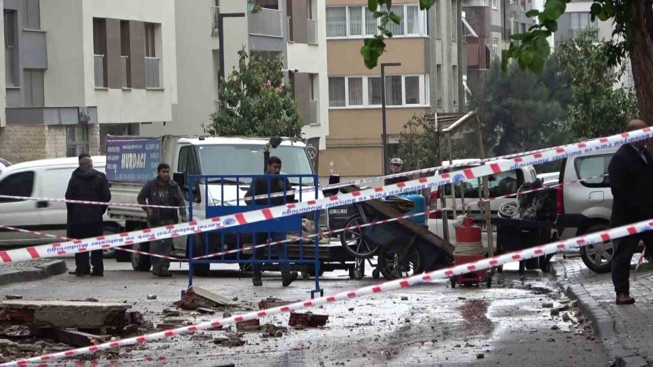 Kartal’da kolonunda çatlak oluşan 7 katlı apartman tahliye edildi