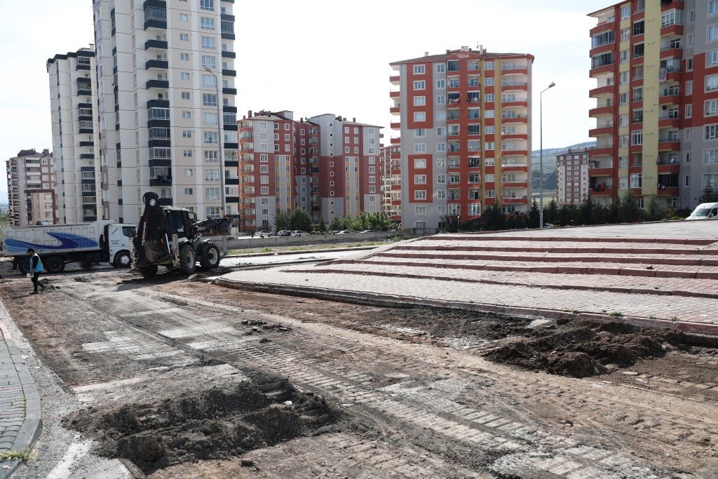 Başkan Çolakbayrakdar; “Kentsel dönüşümü, sosyal odaklı yapıyoruz”