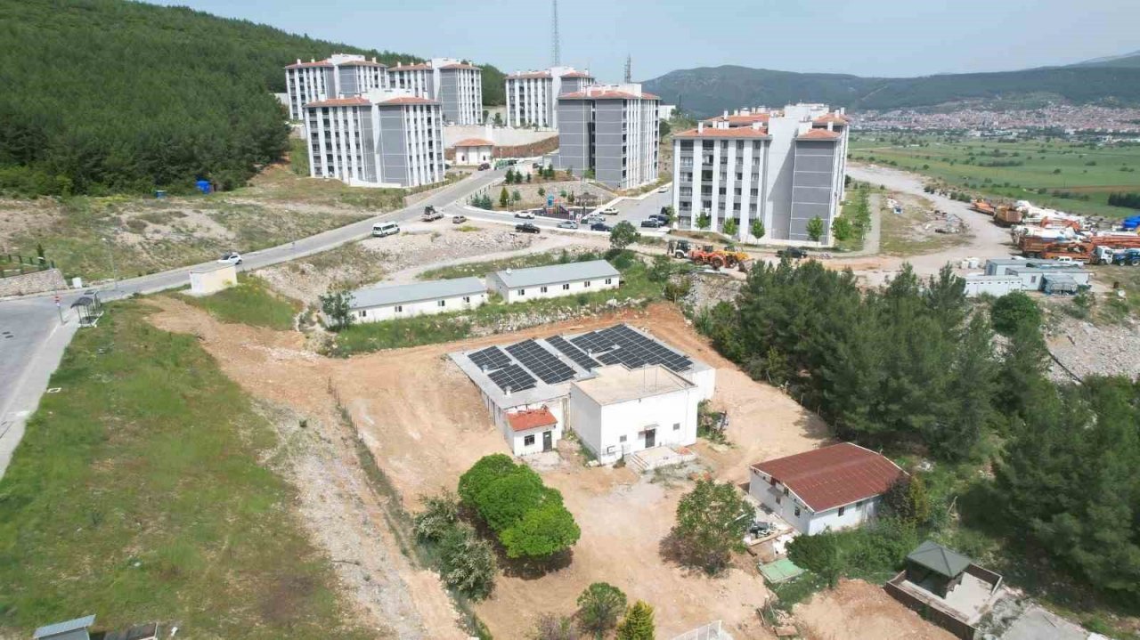 Muğla Büyükşehir, güneşten elektrik üreterek tasarrufa devam ediyor