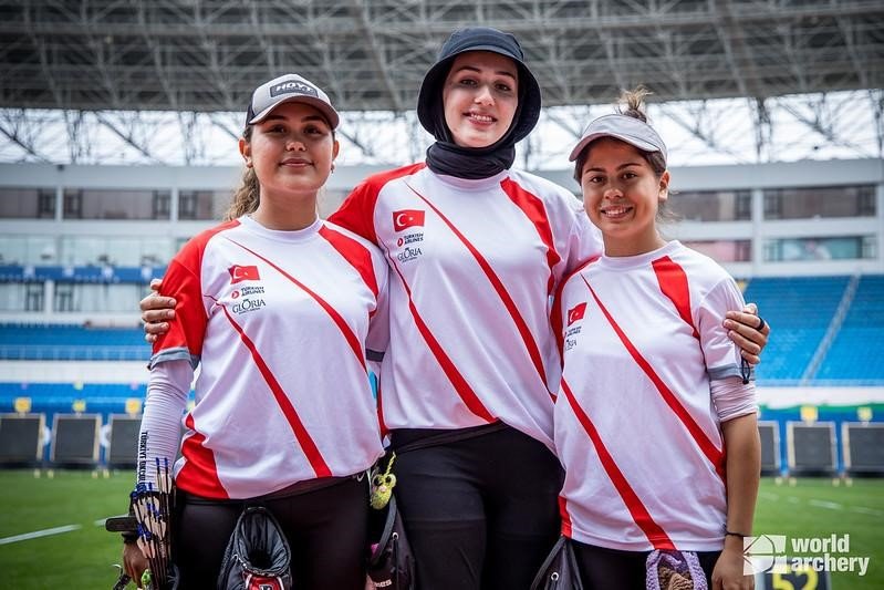 Büyükşehir okçularının bulunduğu milli takım dünya üçüncüsü oldu