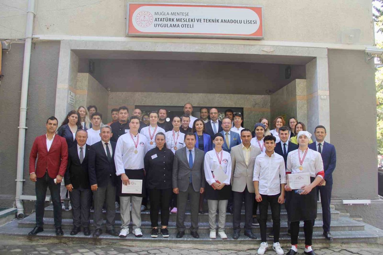 Muğla’da genç aşçı adayları yemek yarışmasında hünerlerini sergiledi