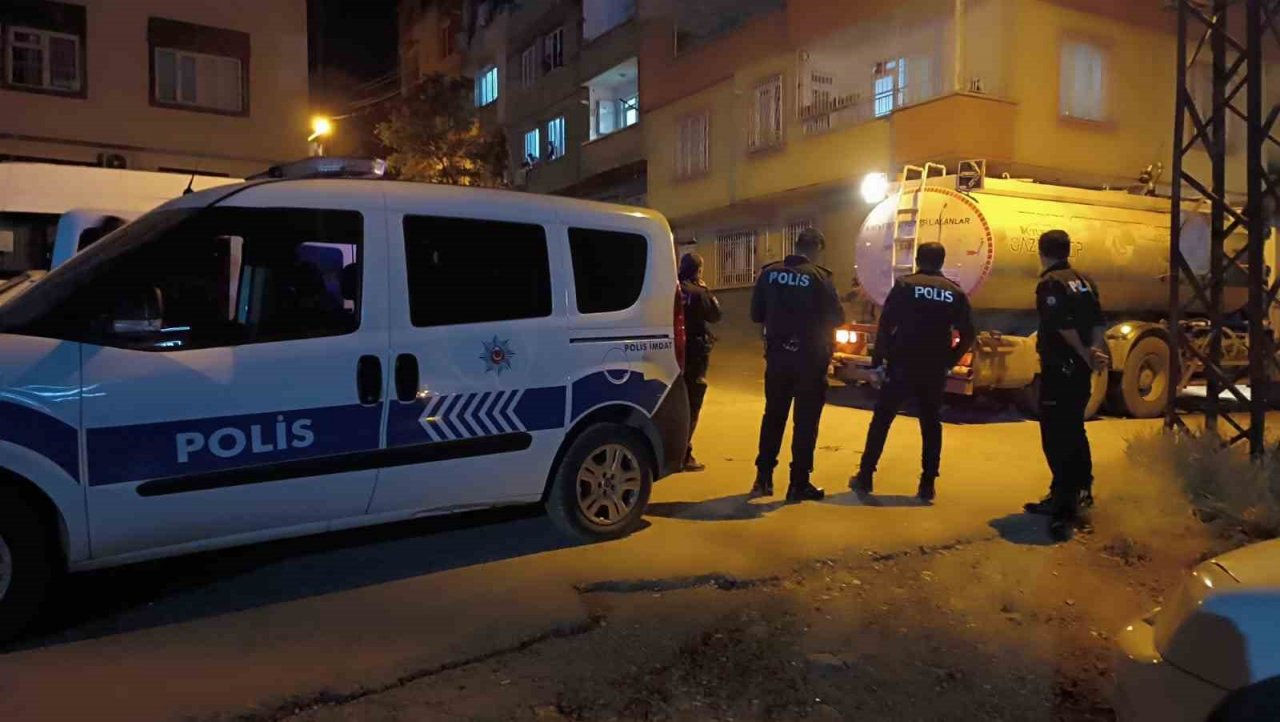 Tartıştığı karısını sokak ortasında öldüren koca adliyeye sevk edildi