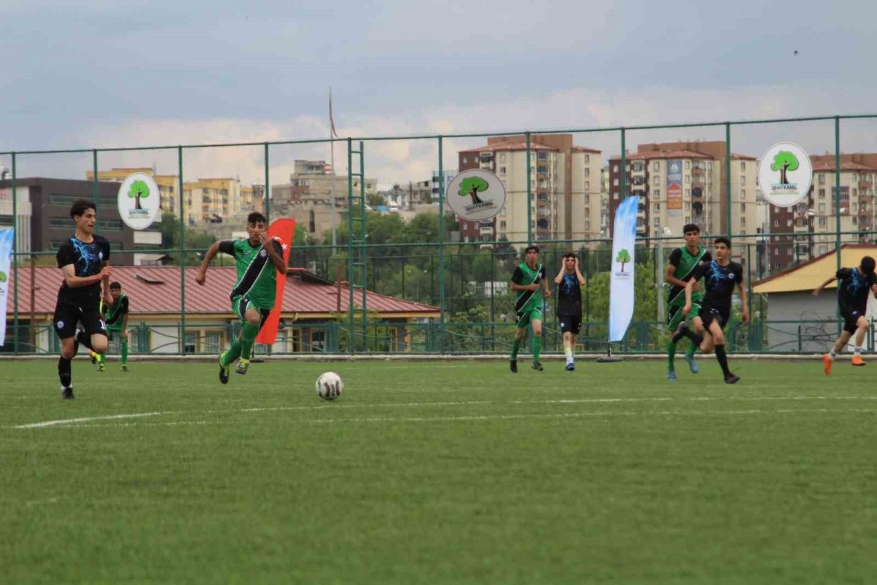 Gençler geleneksel 19 Mayıs etkinliklerinde buluştu