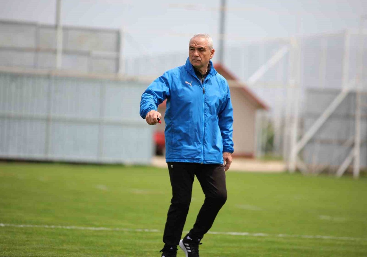 Rıza Çalımbay: “Galatasaray karşısında dikkatli olmalıyız”