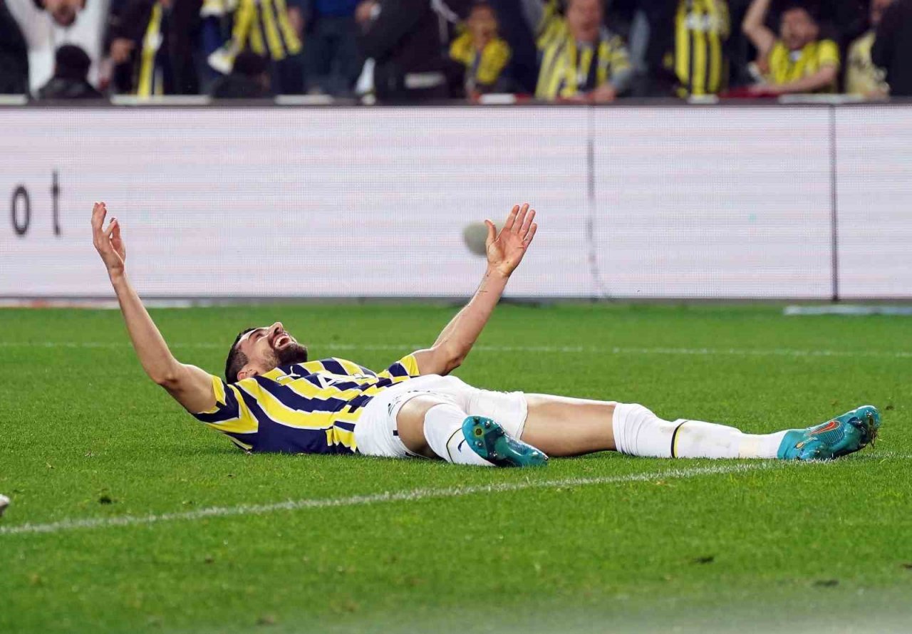 Spor Toto Süper Lig: Fenerbahçe: 3 - Trabzonspor: 1 (Maç sonucu)