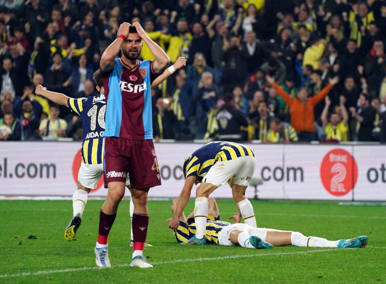 Spor Toto Süper Lig: Fenerbahçe: 3 - Trabzonspor: 1 (Maç sonucu)