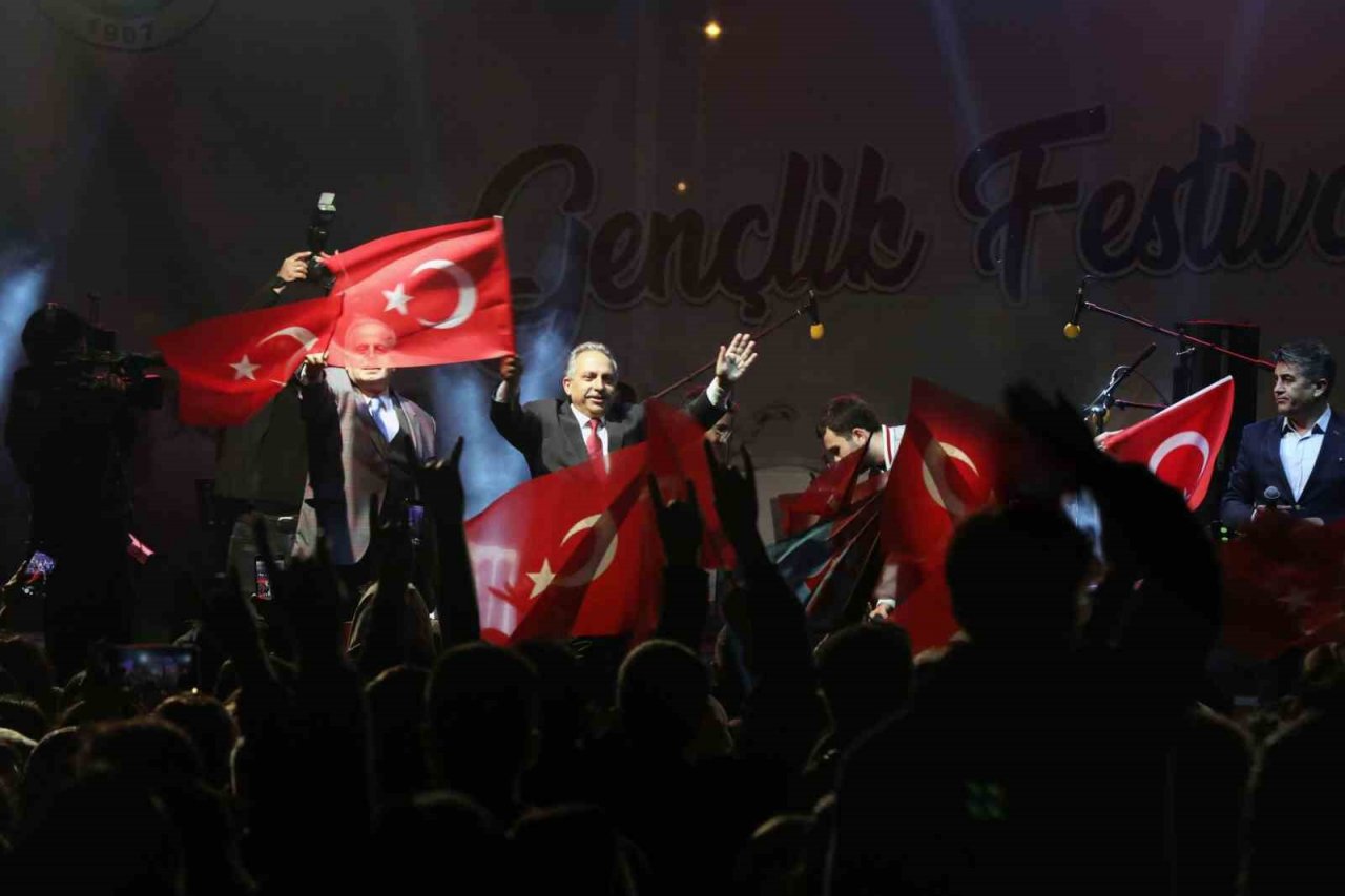 Protokolden 19 Mayıs mesajları