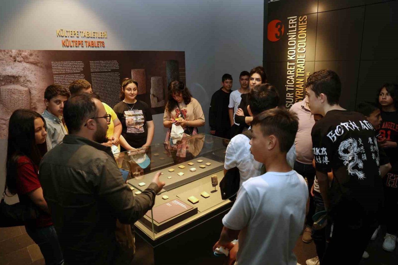 Başkan Yalçın’dan kırsaldaki öğrencilere müze sürprizi