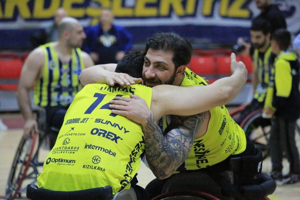 Tekerlekli sandalye basketbolunda şampiyon Fenerbahçe