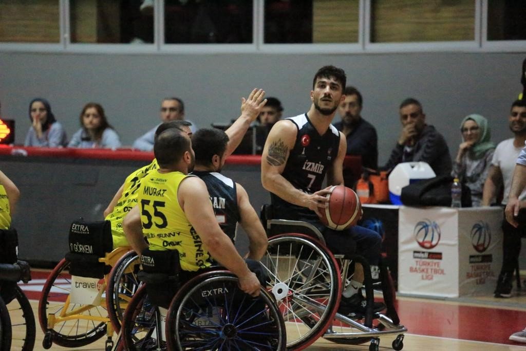Tekerlekli sandalye basketbolunda şampiyon Fenerbahçe