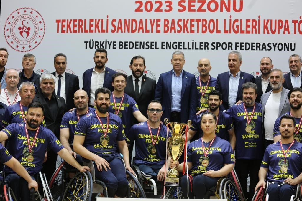 Tekerlekli sandalye basketbolunda şampiyon Fenerbahçe