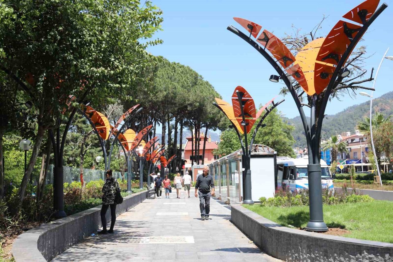 Marmaris’te merkez durak noktasına estetik dokunuş