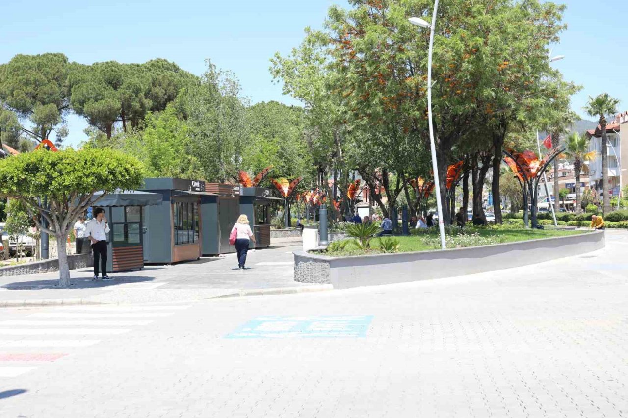 Marmaris’te merkez durak noktasına estetik dokunuş