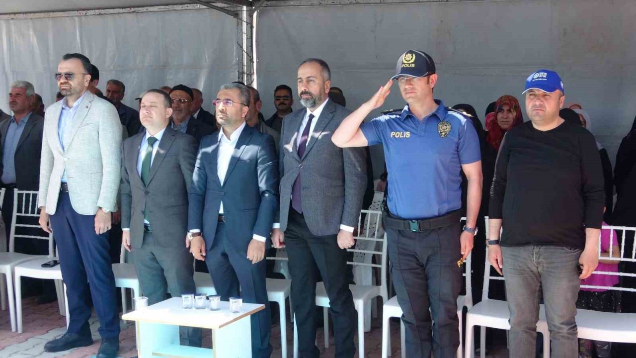 Edremit’te çiftçilere 250 bin sebze fidesi dağıtıldı