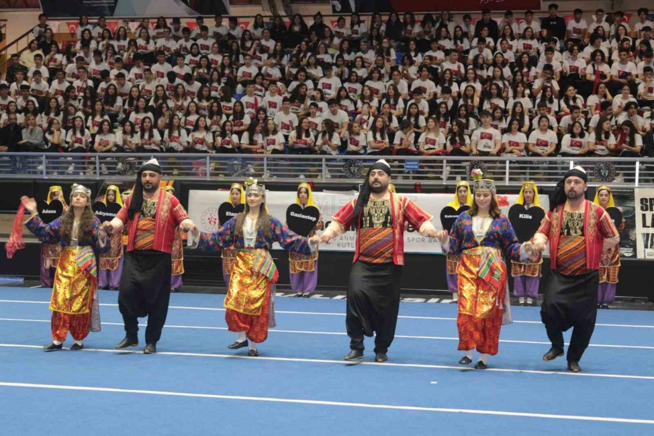 19 Mayıs Atatürk’ü Anma Gençlik ve Spor Bayramı coşkuyla kutlandı