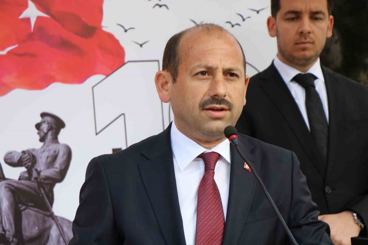 19 Mayıs etkinlikleri Atatürk Anıtı’ndaki törenle başladı