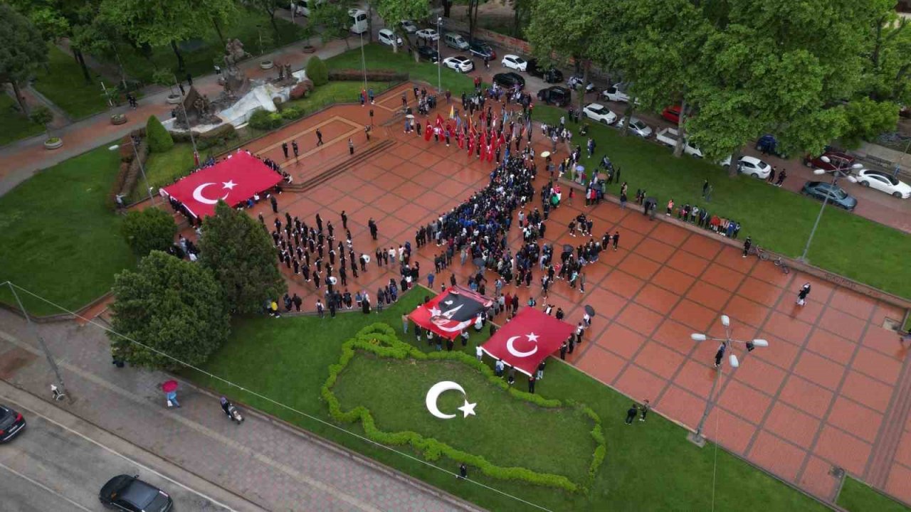 İnegöl’de 19 Mayıs coşkusu sokaklara taştı