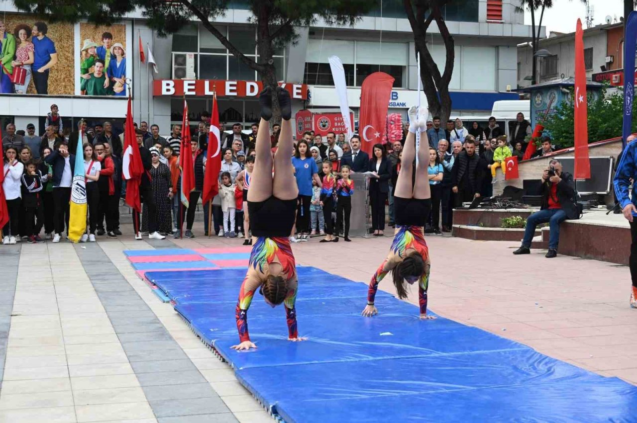 Soma’da 19 Mayıs coşkuyla kutlandı