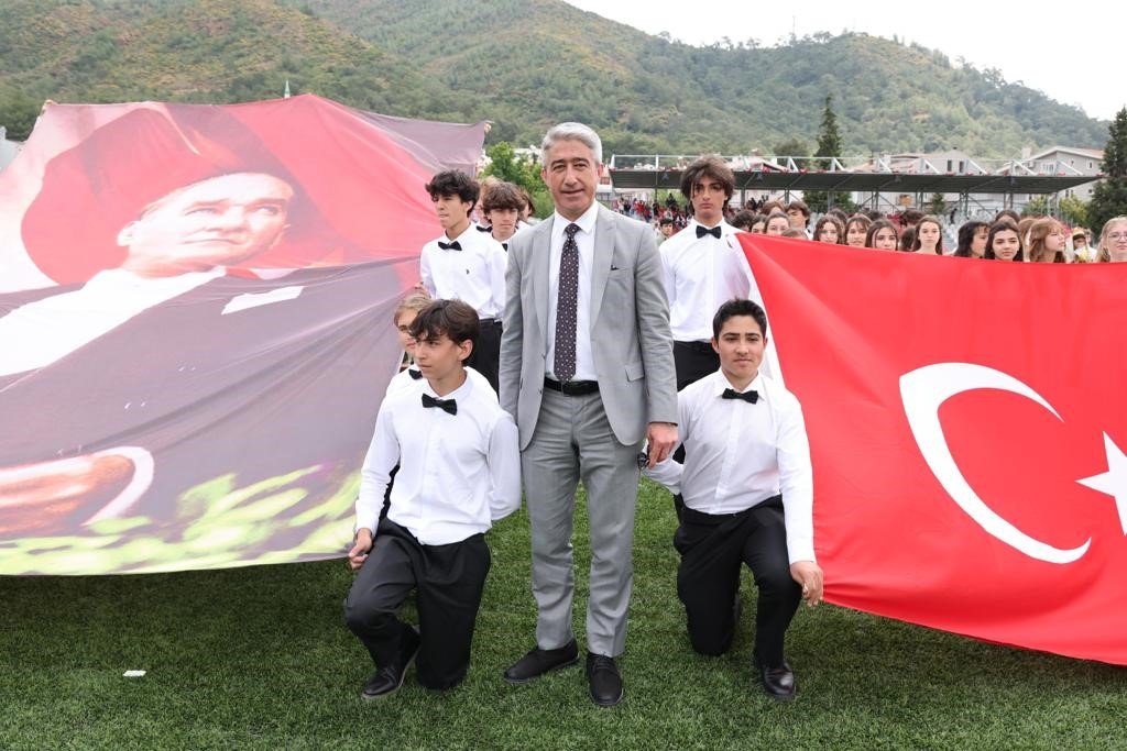 Marmaris’te 19 Mayıs coşkuyla kutlandı