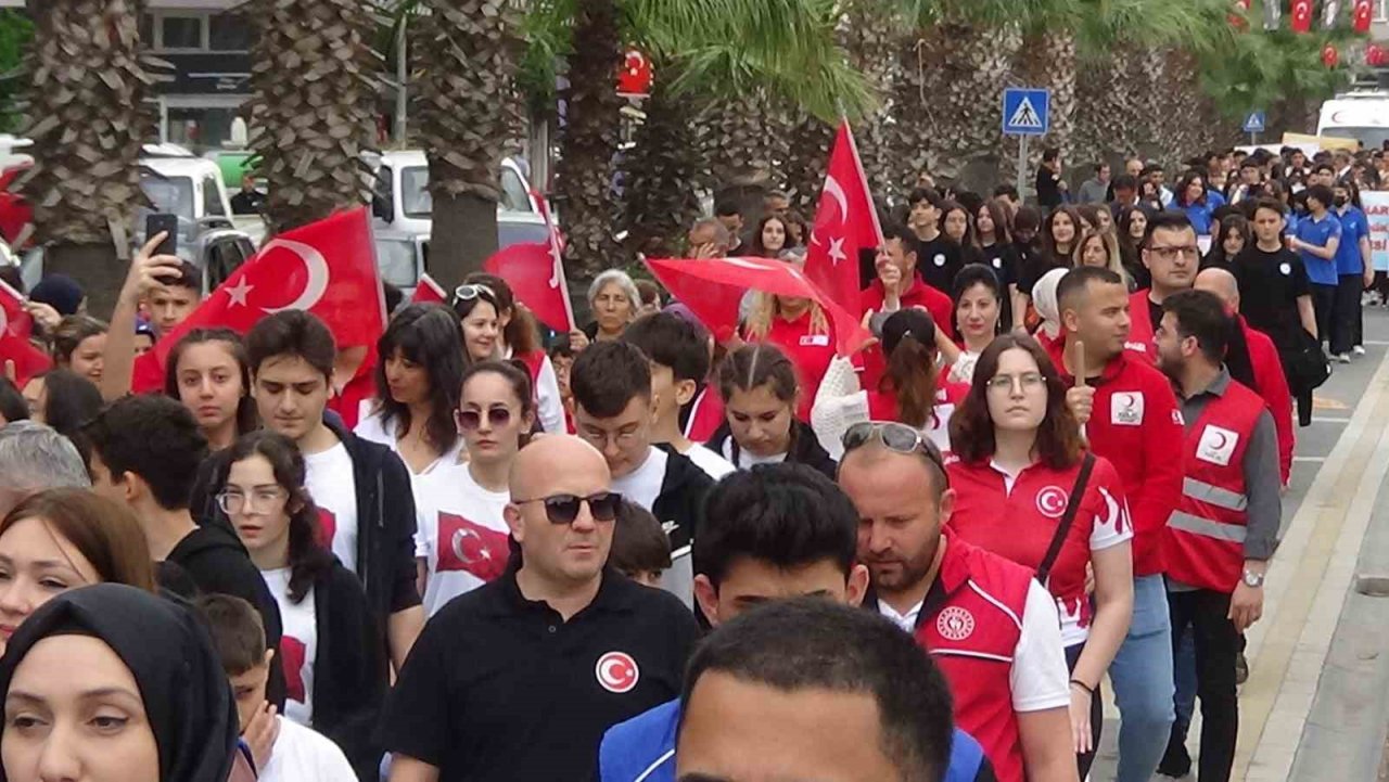 19 Mayıs Atatürk’ü Anma, Gençlik ve Spor Bayramı Edremit’te kutlandı